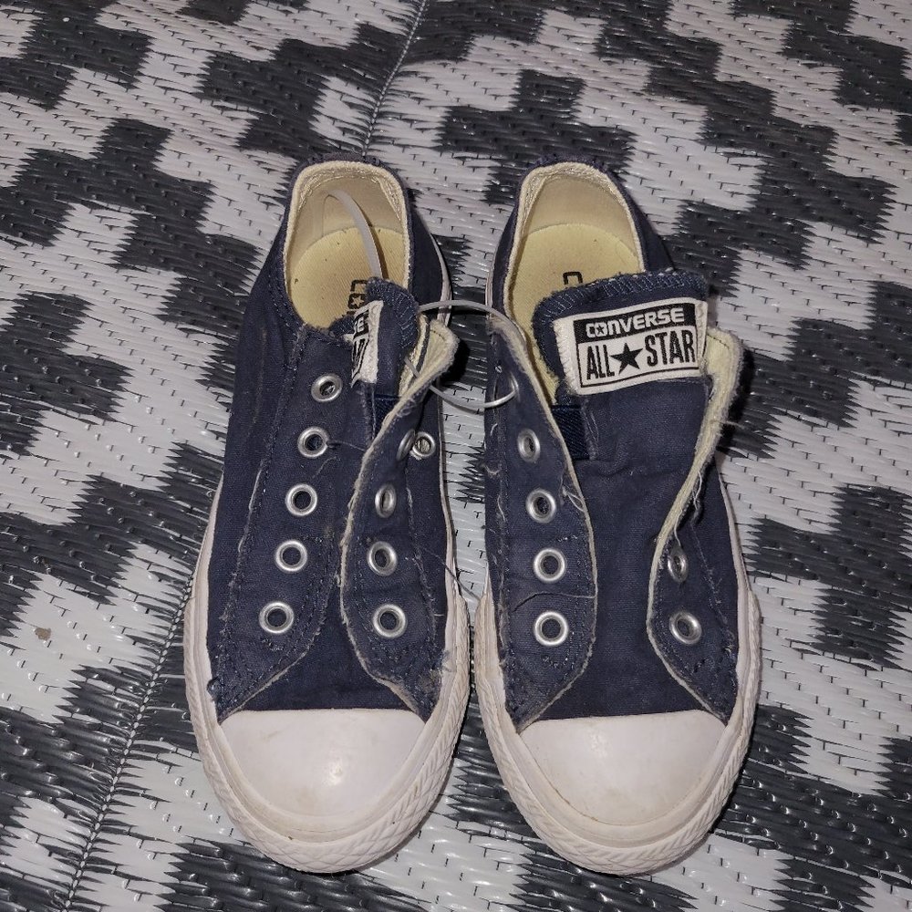 Boys converse